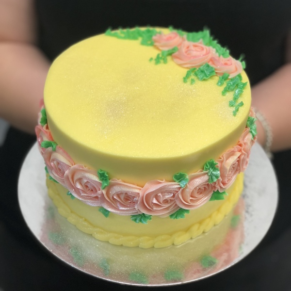Smooth Yellow with Piped Pink Roses 
