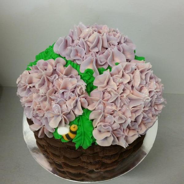 Hydrangea Basket Cake