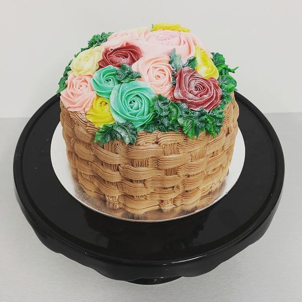 Roses Basket Cake