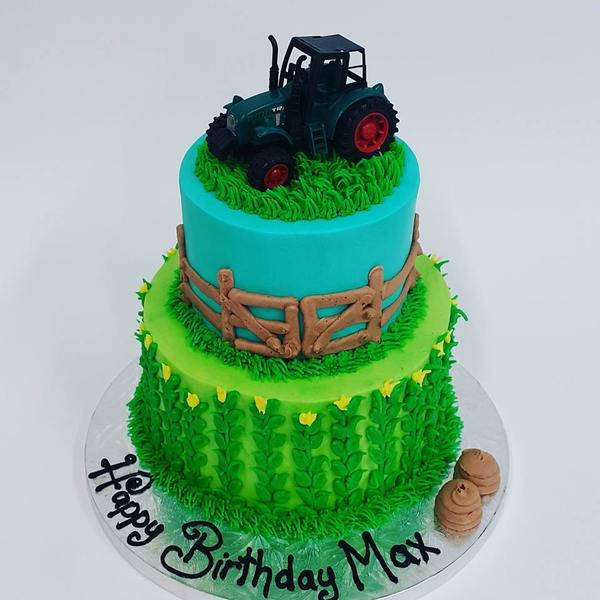 Two Tier Farming - Tractor cake