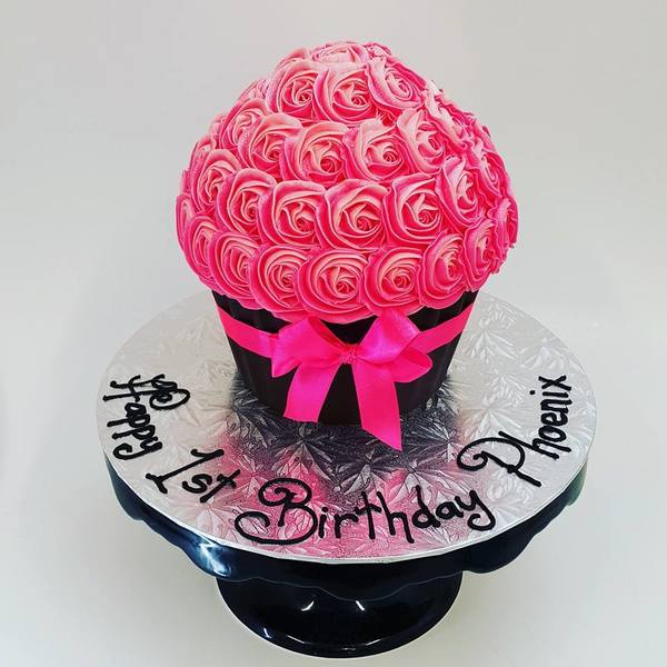 Bright Two Tone Pink Roses with Chocolate Case
