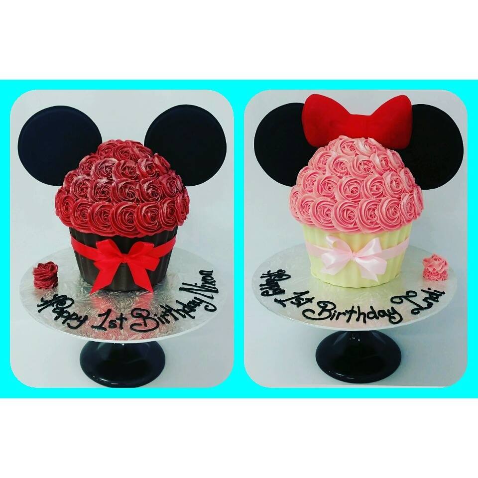 https://thegirlontheswing.co.nz/spree/products/720/large/Mickey_and_Minnie_Giant_Cupcake.jpg