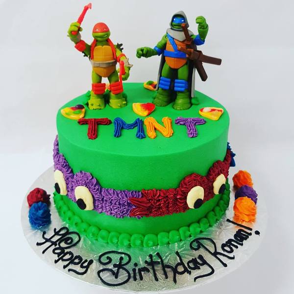 TMNT Smooth Green Cake with Figurines